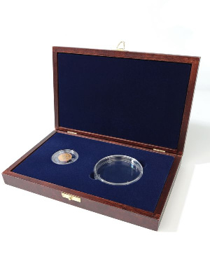 Деревянный футляр Vintage M (244х156х38 мм) под набор монет (1 капсула d-44 мм, 1 капсула d-74 мм)