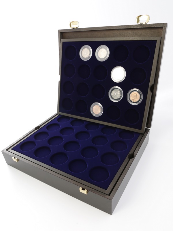  Деревянный бокс Carus (322х268х64 мм). 4 поддона. Для 80 капсул (диаметр 44 мм), тёмно-синий