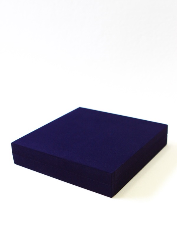  Футляр (160х160х33 мм) под медаль РФ d-32 мм и удостоверение (81х112х10 мм), тёмно-синий