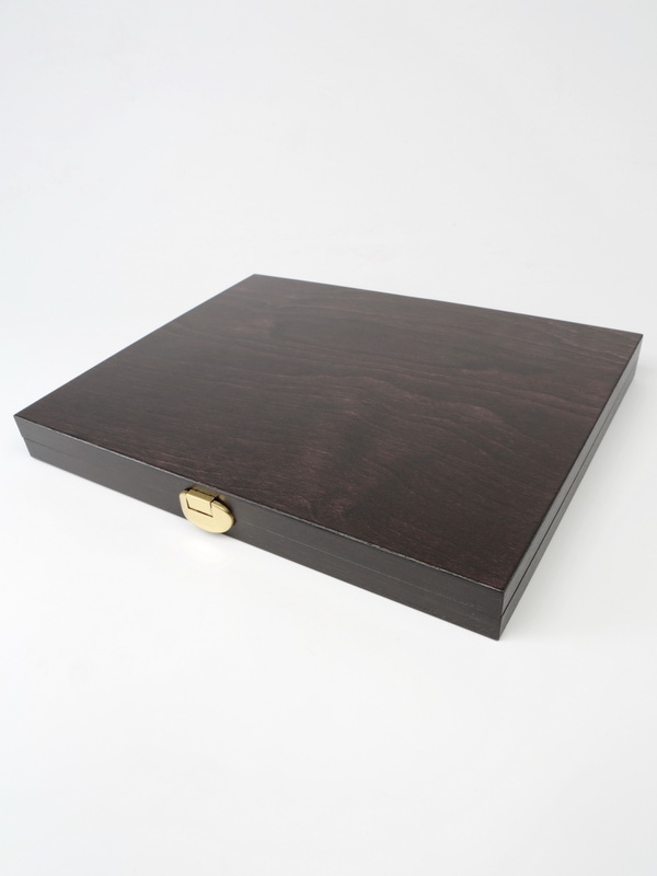  Деревянный бокс Carus (304х248х31 мм) для 2 золотых и 13 серебряных монет «Футбол 2018» в капсулах. Кубок, тёмно-синий