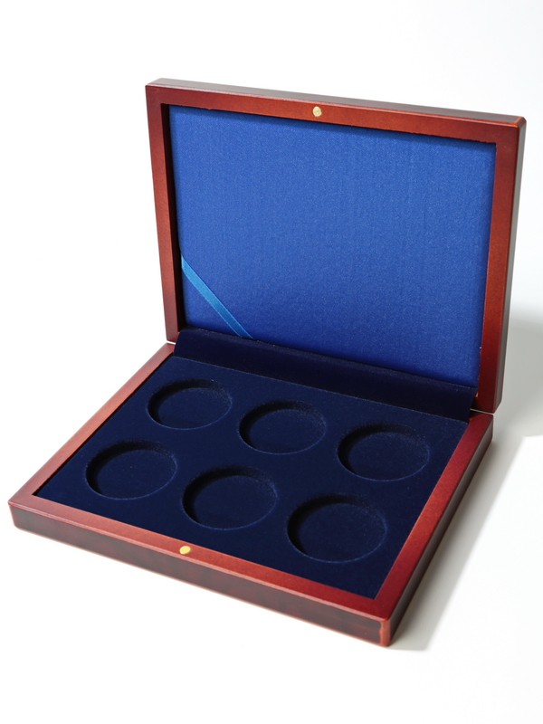Деревянный футляр (194х149х32 мм) для 6 монет в капсулах (диаметр 44 мм), тёмно-синий