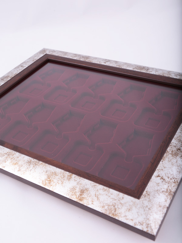  Багетная рамка S серебряно-коричневого цвета на 10 орденов с пятиугольной колодкой, тёмно-бордовый