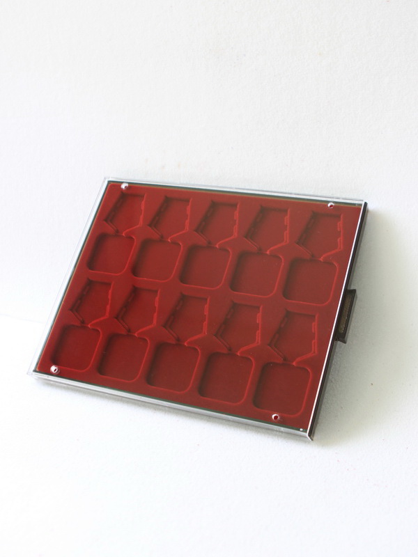  Кассета MB на 10 орденов с пятиугольной колодкой, светло-бордовый