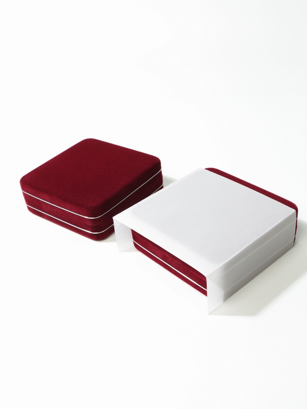 Футляр замшевый (92х92х34 мм) для 1 монеты в капсуле (диаметр 46 мм), тёмно-бордовый