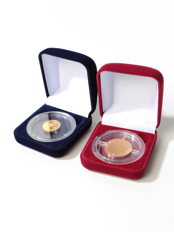  Футляр (55х60х36 мм) для одной монеты в капсуле (диаметр 44 мм), светло-бордовый