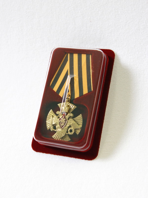  Сувенирная упаковка (60х100х20 мм) под орден на пятиугольной колодке, тёмно-бордовый