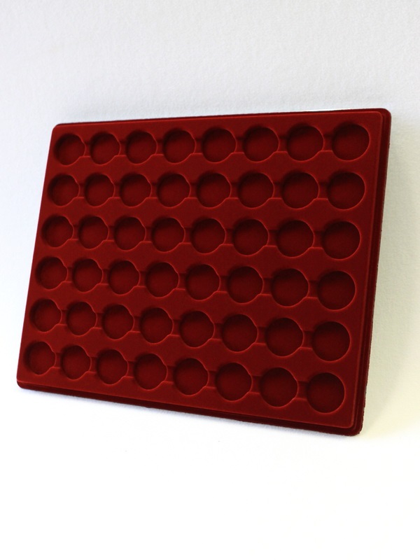  Планшет S (234х296х12 мм) для 48 монет в капсулах CAPS 22 и 22,5 Leuchtturm. Диаметр ячейки 28,5 мм, тёмно-бордовый