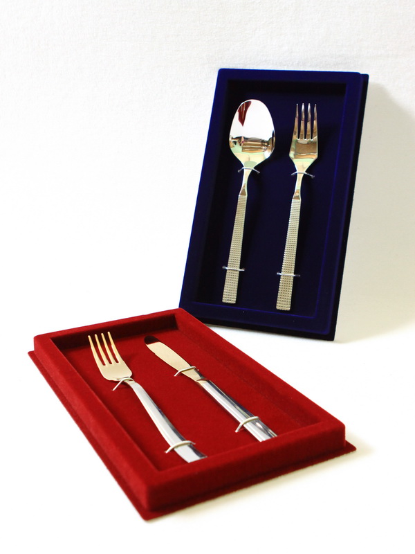  Сувенирная упаковка под набор из 2-х столовых предметов (145х255х32 мм), тёмно-бордовый