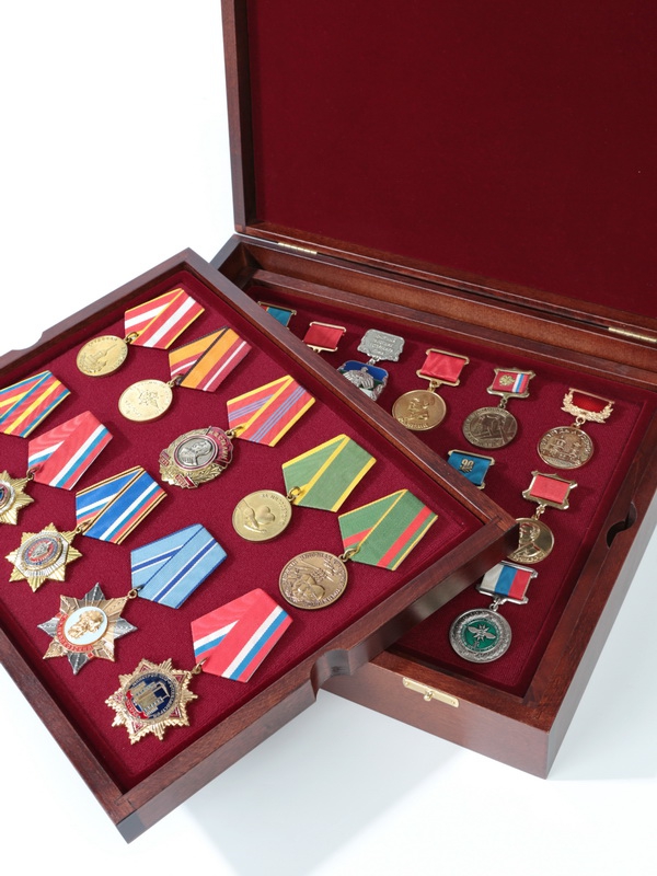  Футляр деревянный Vintage (329х271х72 мм) с 2 универсальными уровнями, тёмно-бордовый