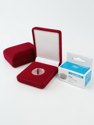  Футляр (61х79х32 мм) для монеты, медали диаметром 20 мм в капсуле Leuchtturm (диаметр ячейки 26 мм), светло-бордовый