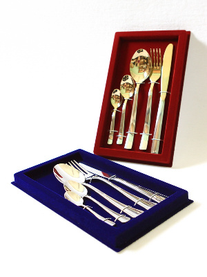 Сувенирная упаковка под набор из 5-ти столовых предметов (145х255х32 мм)