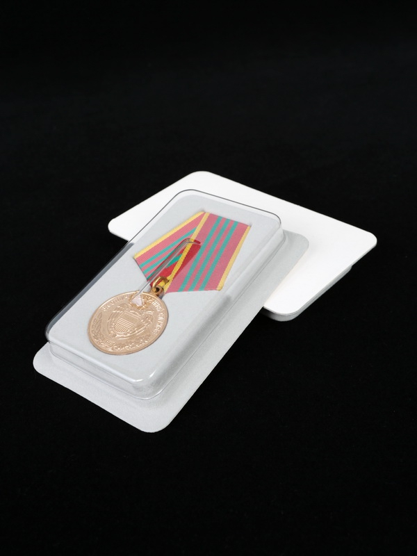  Сувенирная упаковка (60х100х20 мм) под медаль РФ d-32 мм. Спецпредложение, серый