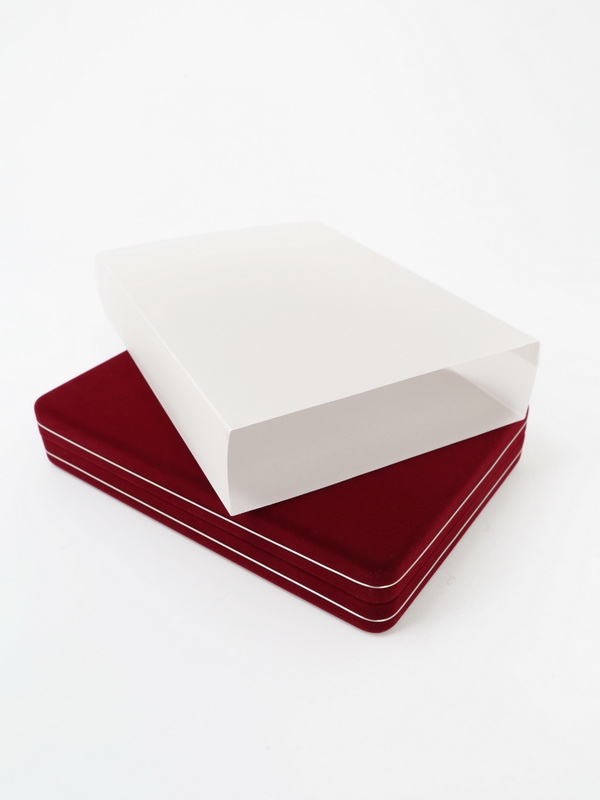  Футляр замшевый (182х128х34 мм) с поролоновой вставкой под универсальную медаль и удостоверение (80х110х8 мм), бордовый/тёмно-синий