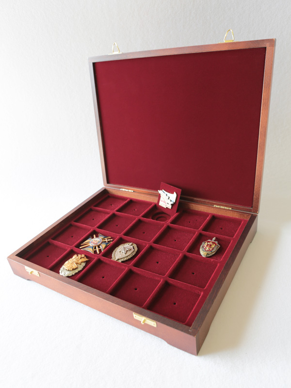  Футляр деревянный Vintage S (305х247х54 мм) на 20 ячеек (49х49х7 мм) под знаки с винтами + комплект вставок, тёмно-бордовый