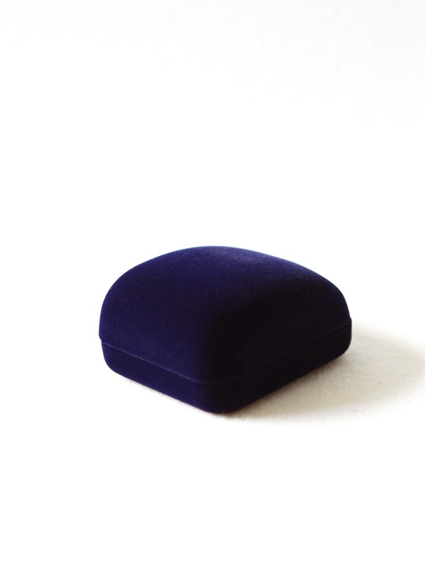 Футляр (53х59х33 мм) под серьги, подвеску (стойка)