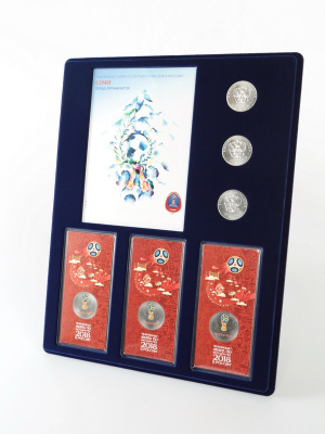  Планшет S (234х296х12 мм) для 3 монет 25 рублей и 3 монет 25 рублей в блистере «Футбол 2018» + Открытка. Сочи, тёмно-синий