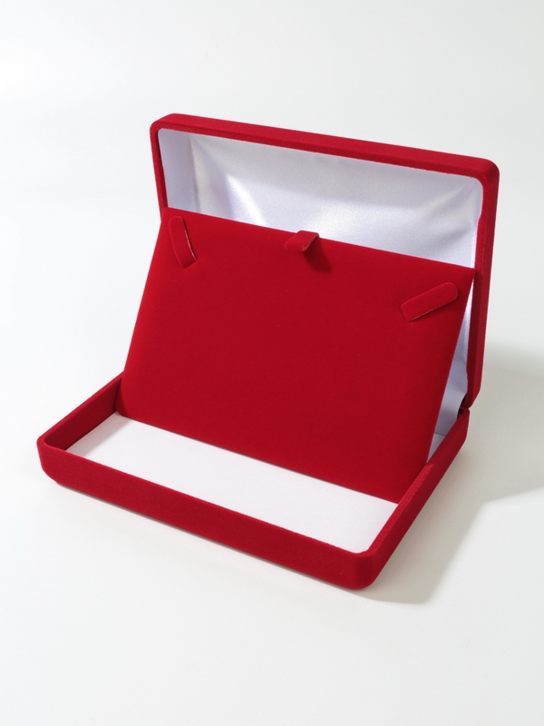  Футляр (142х102х42 мм) под колье, красный