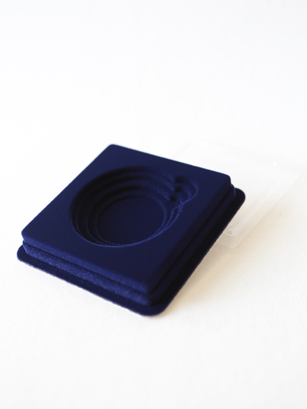 Сувенирная упаковка универсальная (106х106х20 мм) под медали (диаметр 55 мм, 65 мм, 75 мм)