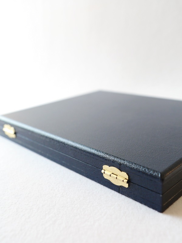 Футляр кожзам Sapfir S (298х237х33 мм) на 1 ячейку (207х269х8 мм)