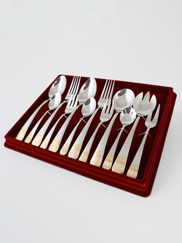  Сувенирная упаковка под набор из 12-ти столовых предметов (290х228х43 мм), зелёный