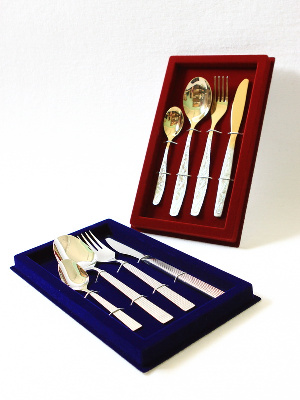 Сувенирная упаковка под набор из 4-х столовых предметов (145х255х32 мм)