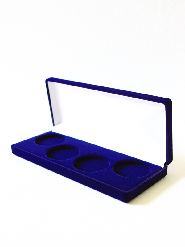 Футляр (200х84х30 мм) для 4 монет в капсулах (диаметр 44 мм),  светло-бордовый