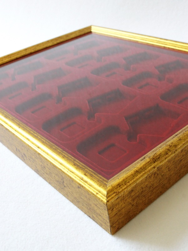  Багетная рамка S золотого цвета под 10 орденов с пятиугольной колодкой, зелёный