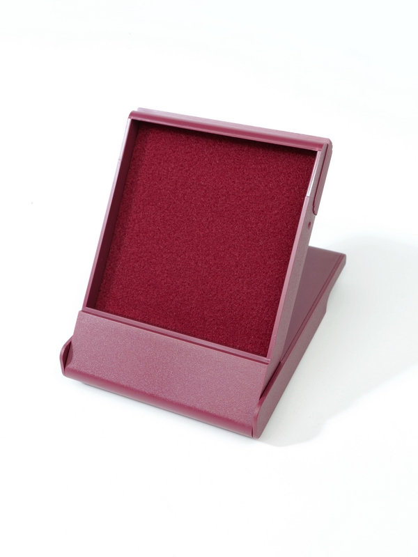  Футляр пластиковый (79х106х16 мм) с поролоновой вставкой под универсальную медаль, светло-бордовый