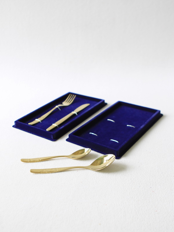  Сувенирная упаковка под набор из 2-х столовых предметов (122х219х27 мм). Для детских наборов, тёмно-синий