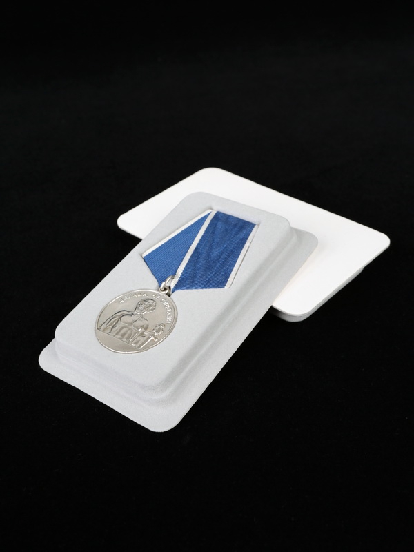  Сувенирная упаковка (60х100х20 мм) под медаль РФ d-32 мм. Спецпредложение, серый