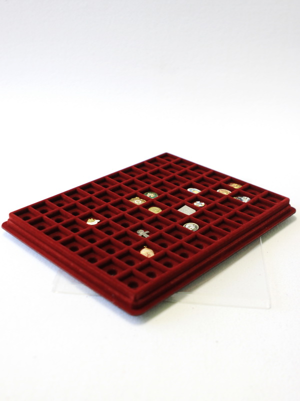  Планшет S (243х304х21 мм) на 77 ячеек (26х21х6 мм) (под значки с цангой), тёмно-бордовый