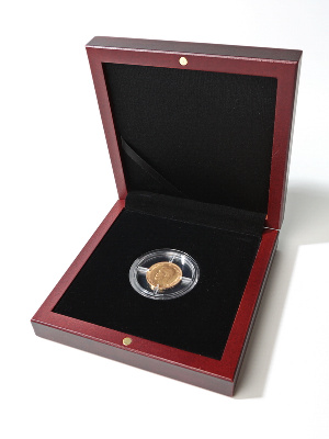 Деревянный футляр Volterra (120х120х34 мм) для одной монеты в капсуле (диаметр 44 мм)