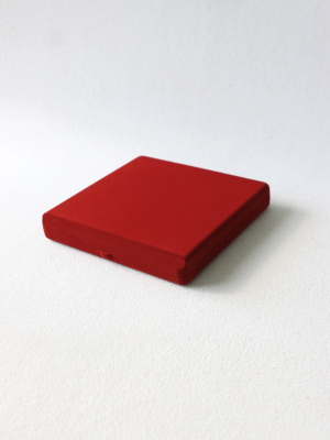 Футляр (165х165х27 мм) для одной монеты, медали в капсуле CAPS XL 29-76. Для монет 29-76 мм,  светло-бордовый