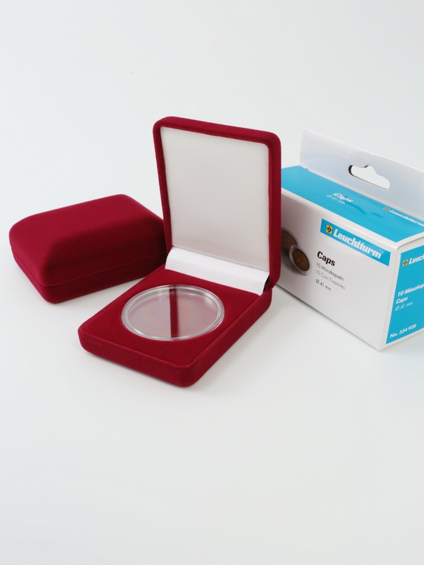  Футляр (61х79х32 мм) для монеты, медали диаметром 41 мм в капсуле Leuchtturm (диаметр ячейки 47 мм), светло-бордовый