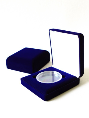 Футляр (120х131х50 мм) для одной монеты, медали в капсуле (диаметр 74 мм),  светло-бордовый