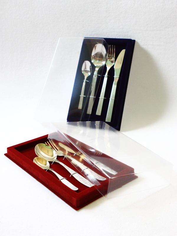  Сувенирная упаковка под набор из 4-х столовых предметов (145х255х32 мм), чёрный