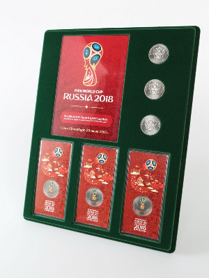 Планшет S (234х296х12 мм) для 3 монет 25 рублей и 3 монет 25 рублей в блистере «Футбол 2018» + Открытка. Предварительная жеребьевка