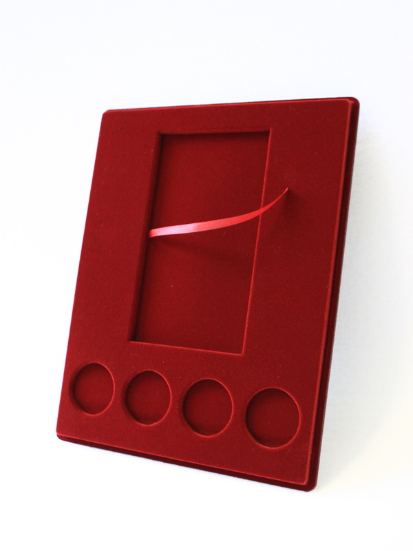  Планшет S (234х296х12 мм) для 1 банкноты Сочи-2014 в капсуле и 4 монет Сочи-2014 в капсулах, тёмно-бордовый