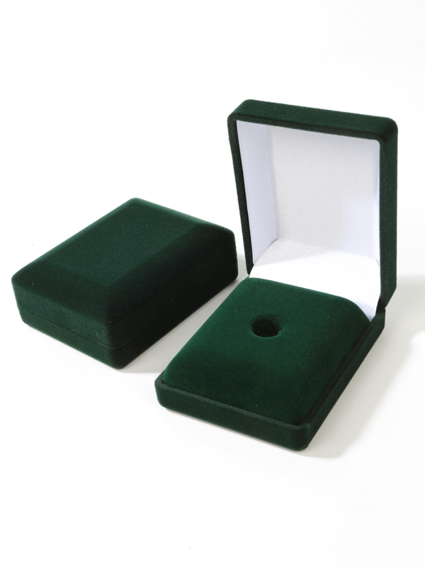  Футляр (61х79х32 мм) под значок на цанге. Ложемент высокий, зелёный