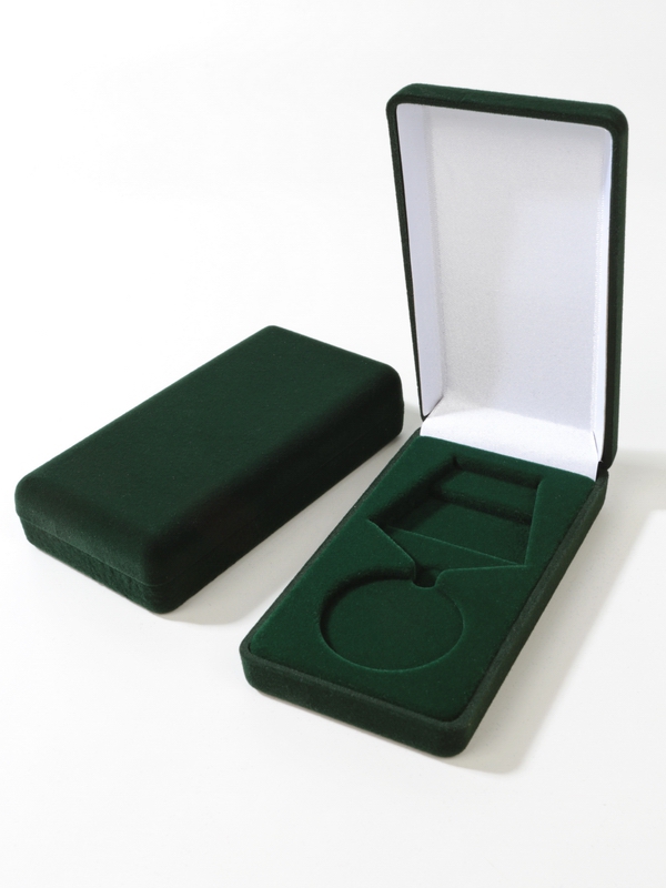 Футляр (62х116х26 мм) под медаль РФ d-37 мм с пятиугольной колодкой, зелёный
