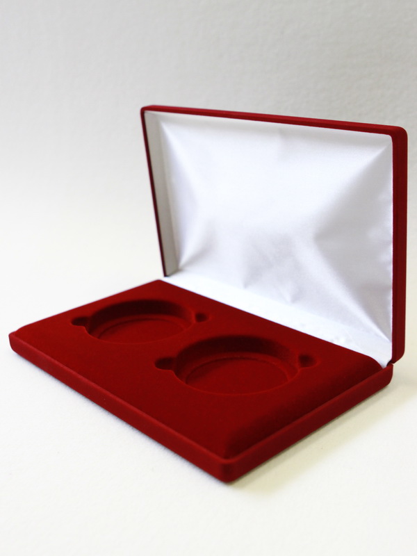  Футляр (217х141х29 мм) на 2 монеты в капсулах (диаметр 74 мм), светло-бордовый