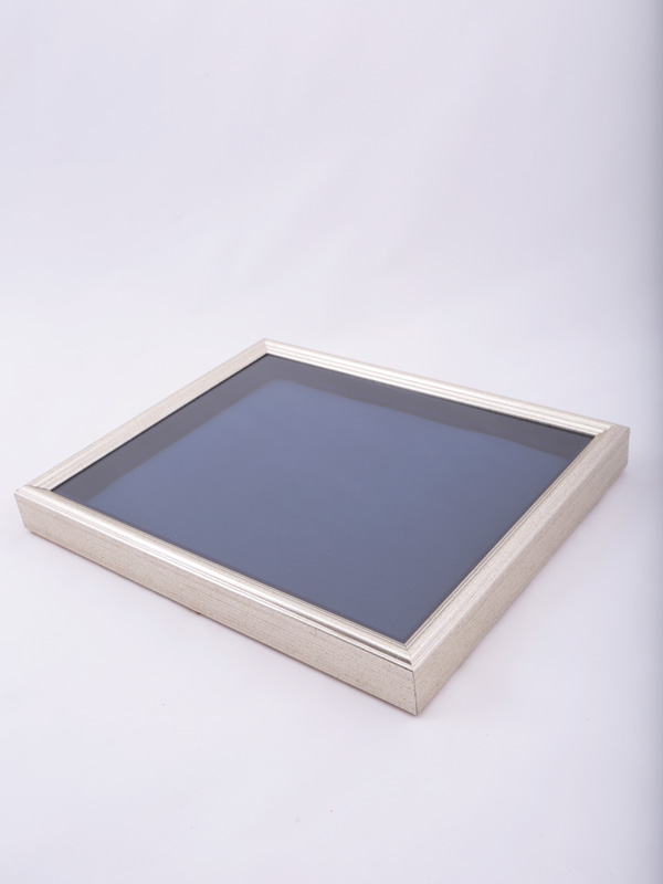 Багетная рамка S серебряного цвета под 1 ячейку (209х270х18 мм) с поролоновой вставкой