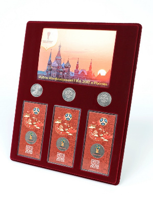 Планшет S (234х296х12 мм) для 3 монет 25 рублей и 3 монет 25 рублей в блистере «Футбол 2018» + Открытка. Москва. Храм Василия Блаженного