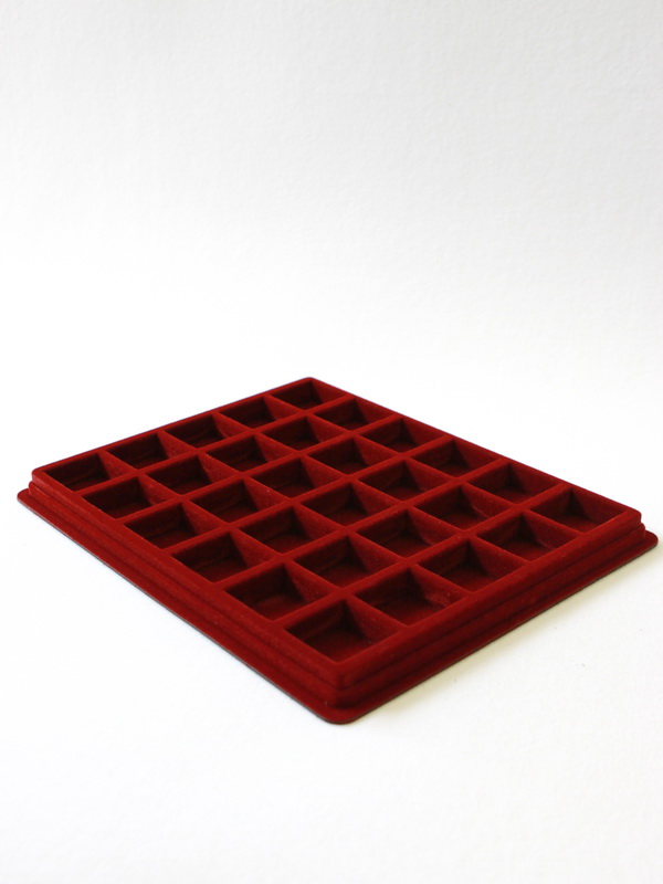  Планшет S (243х304х21 мм) на 30 ячеек (38х38х16 мм), тёмно-бордовый