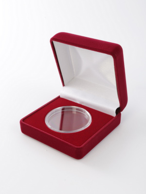  Футляр (80х80х40 мм) для монеты, медали диаметром 43 мм в капсуле Leuchtturm (диаметр ячейки 49 мм), светло-бордовый