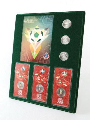 Планшет S (234х296х12 мм) для 3 монет 25 рублей и 3 монет 25 рублей в блистере «Футбол 2018» + Открытка. Екатеринбург