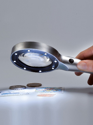 Лупа со светодиодной подсветкой, 3,2 кратная. Leuchtturm, 325392