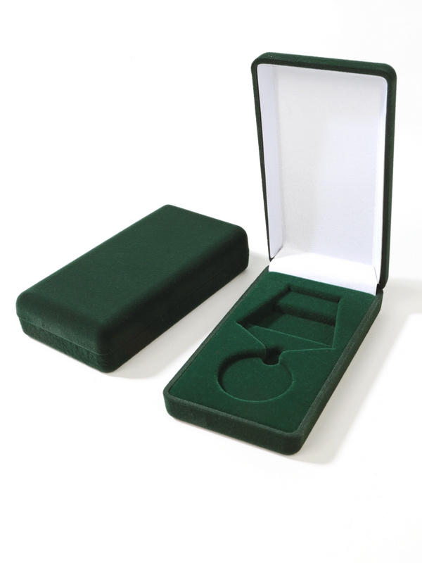  Футляр (62х116х26 мм) под медаль РФ d-32 мм с пятиугольной колодкой, зелёный