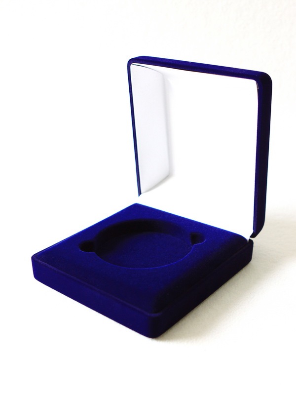 Футляр (120х131х50 мм) для одной монеты, медали в капсуле (диаметр 74 мм),  тёмно-синий