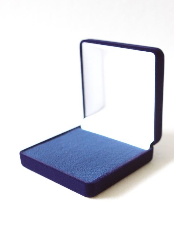 Футляр (92х92х40 мм) с поролоновой вставкой, тёмно-синий